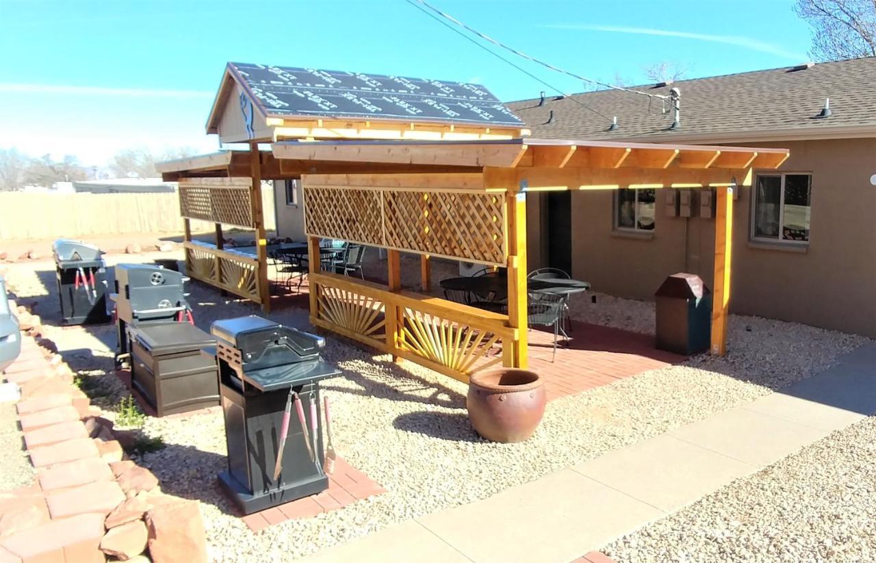 Lake Powell Motel & Apartments Page Exterior foto